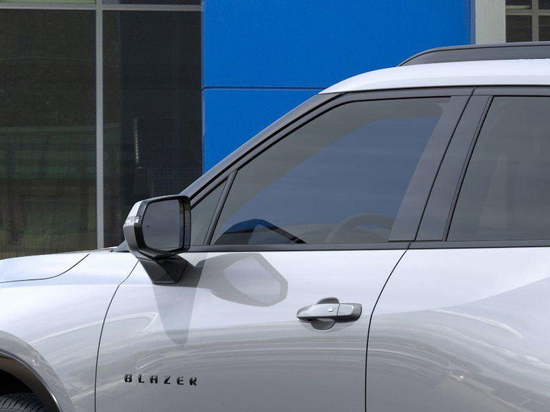 2025 Chevrolet Blazer RS photo 11