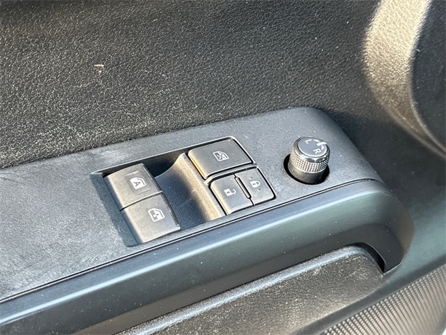 2021 Toyota Tacoma SR photo 12
