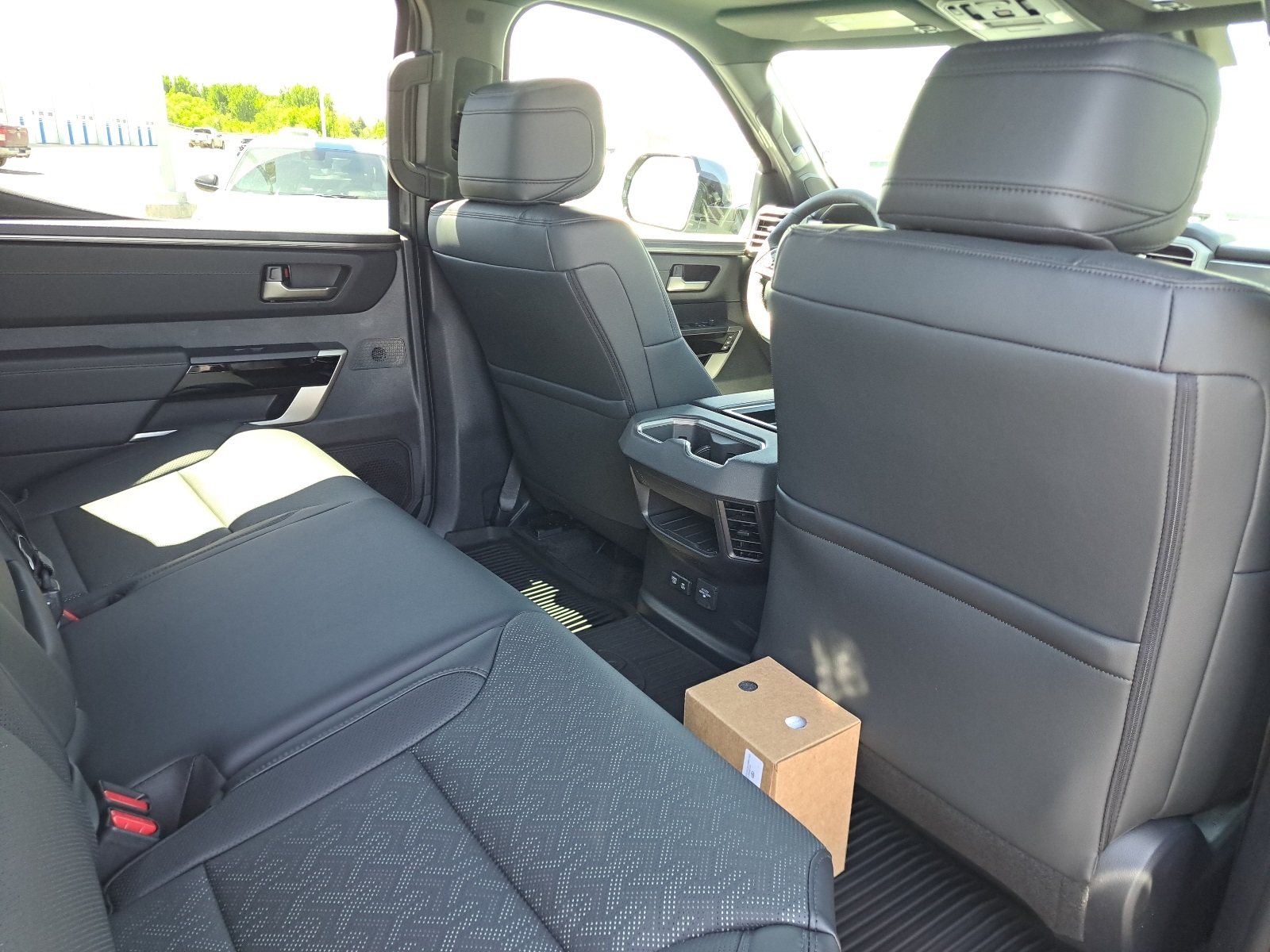 2025 Toyota Tundra Limited CrewMax photo 24