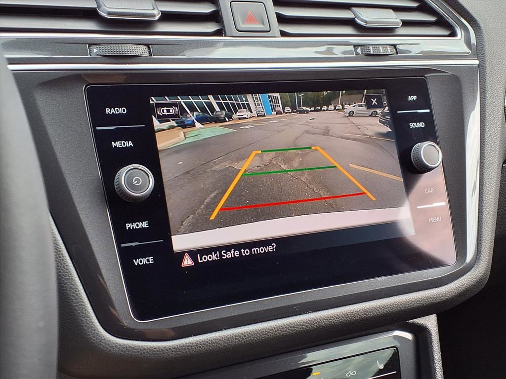 2022 Volkswagen Tiguan SE photo 18