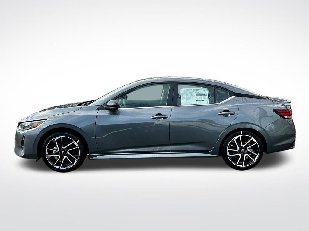 2025 Nissan Sentra SR photo 3