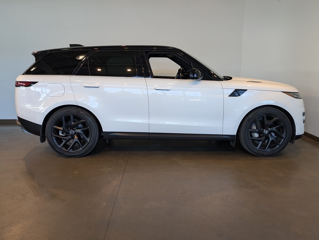 2024 Land Rover Range Rover Sport SE photo 5