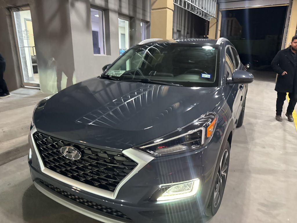 2020 Hyundai Tucson Sport photo 2