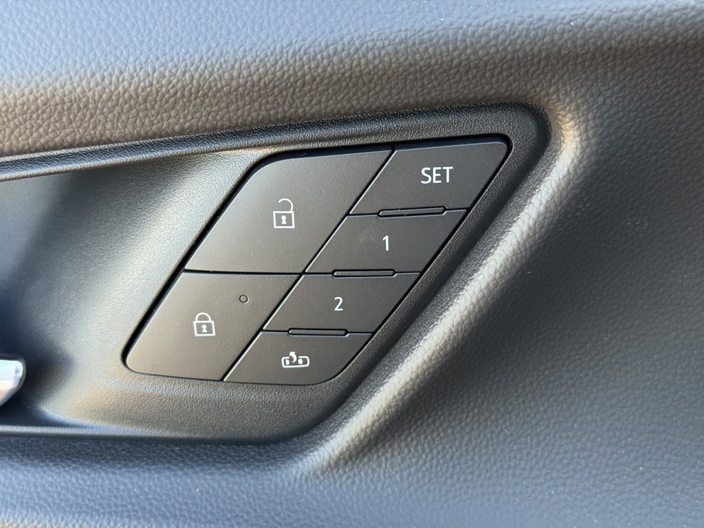 2026 Chevrolet Equinox RS photo 3