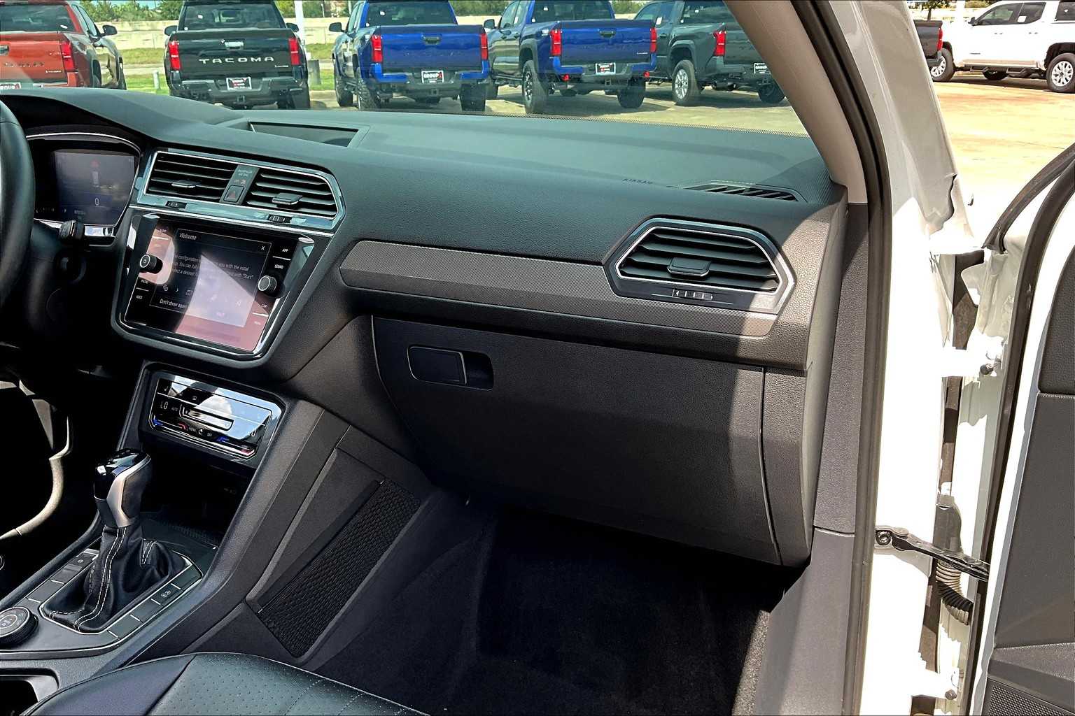 2022 Volkswagen Tiguan SE photo 35