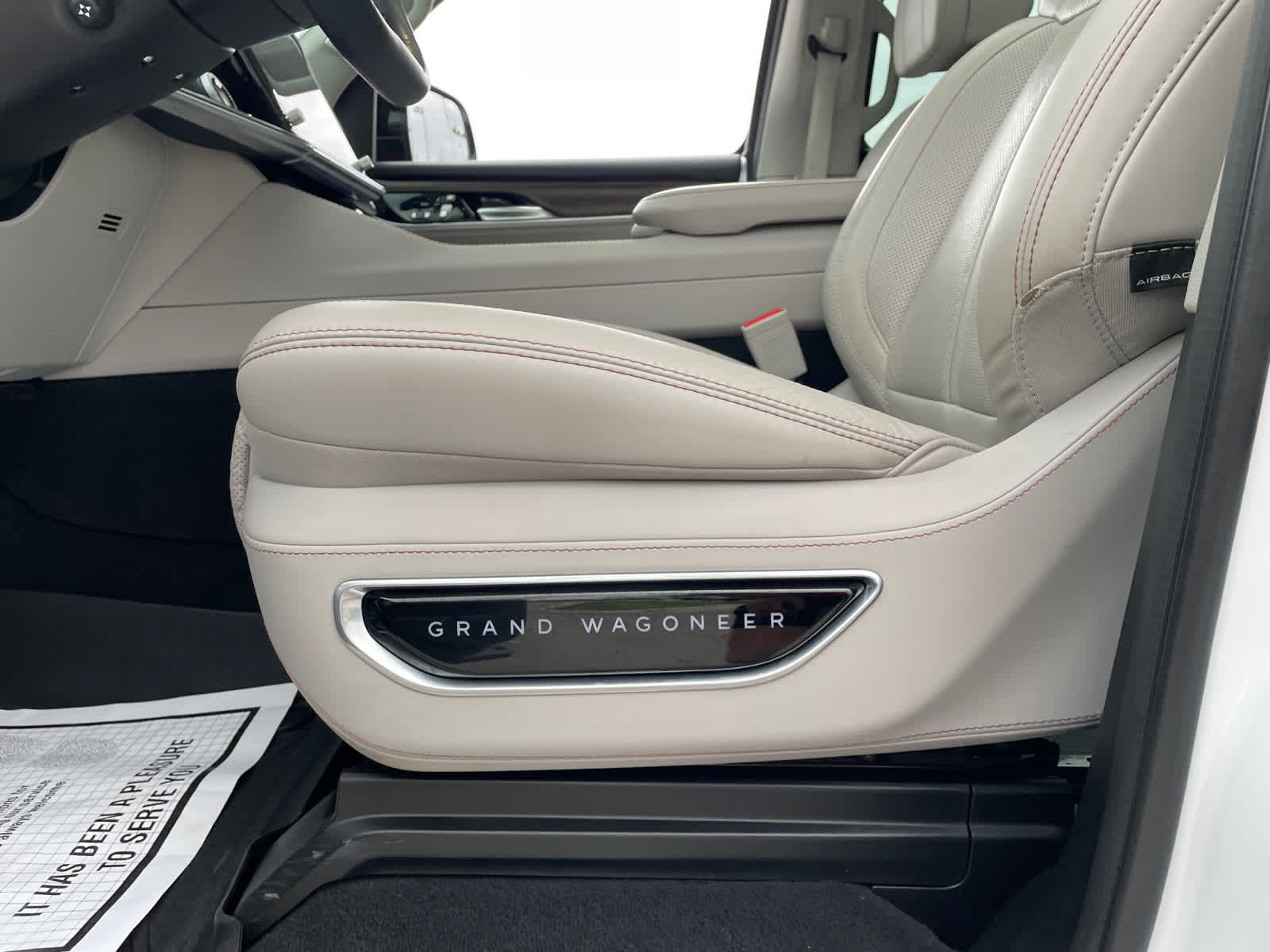 2023 Jeep Grand Wagoneer Base photo 20