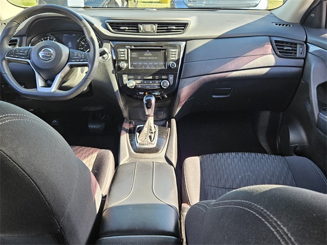 2019 Nissan Rogue SV photo 8
