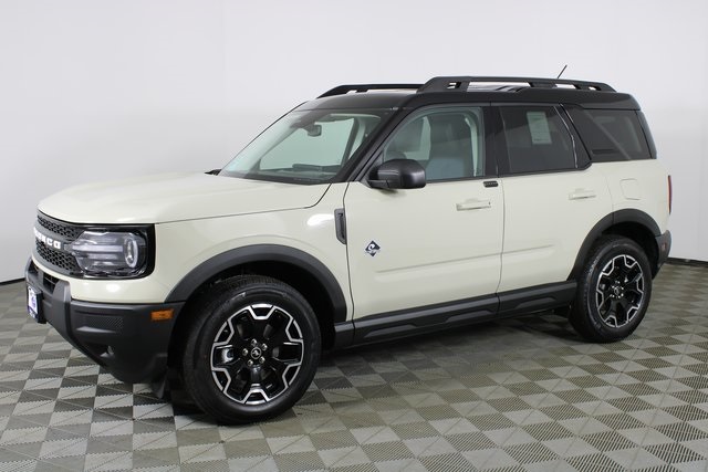 2025 Ford Bronco Sport Outer Banks photo 3