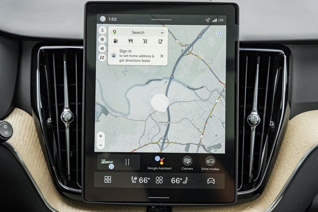 2026 Volvo XC60 B5 Hybrid photo 19