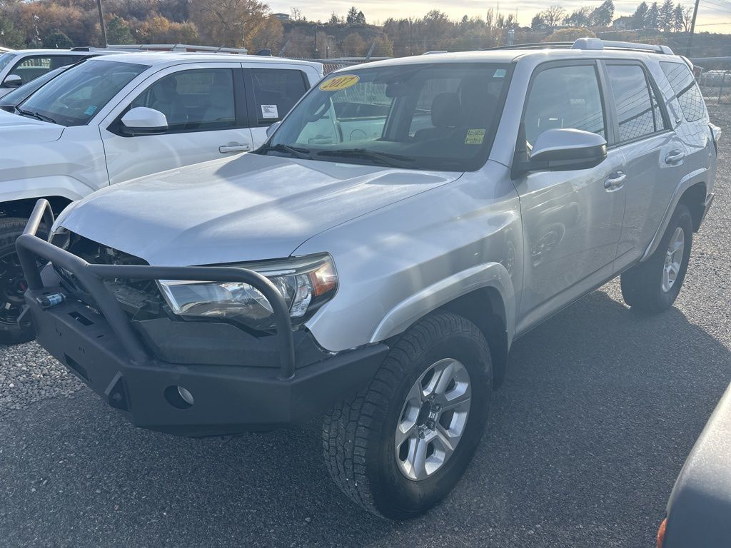 2017 Toyota 4Runner SR5 photo 2