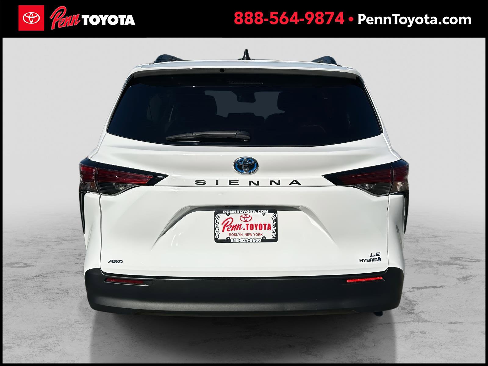 2022 Toyota Sienna LE photo 4