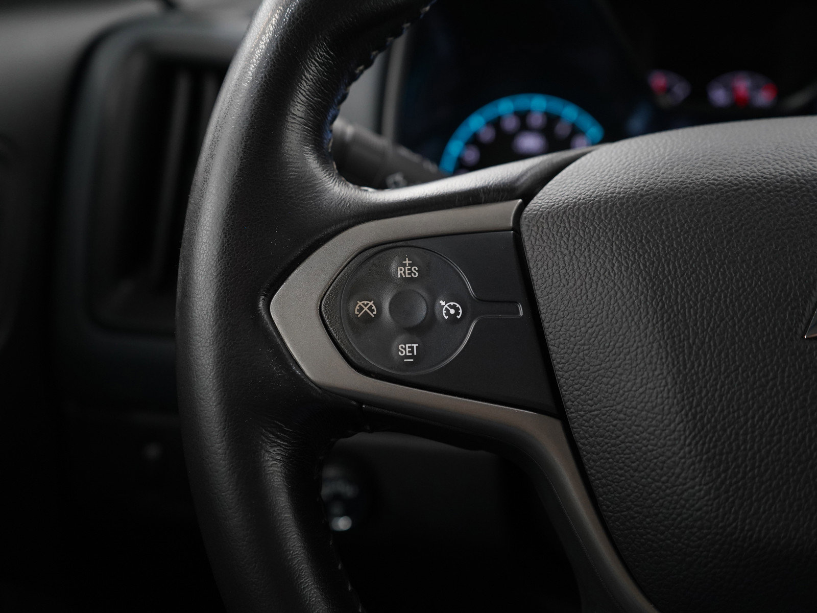 2017 Chevrolet Colorado Z71 photo 22