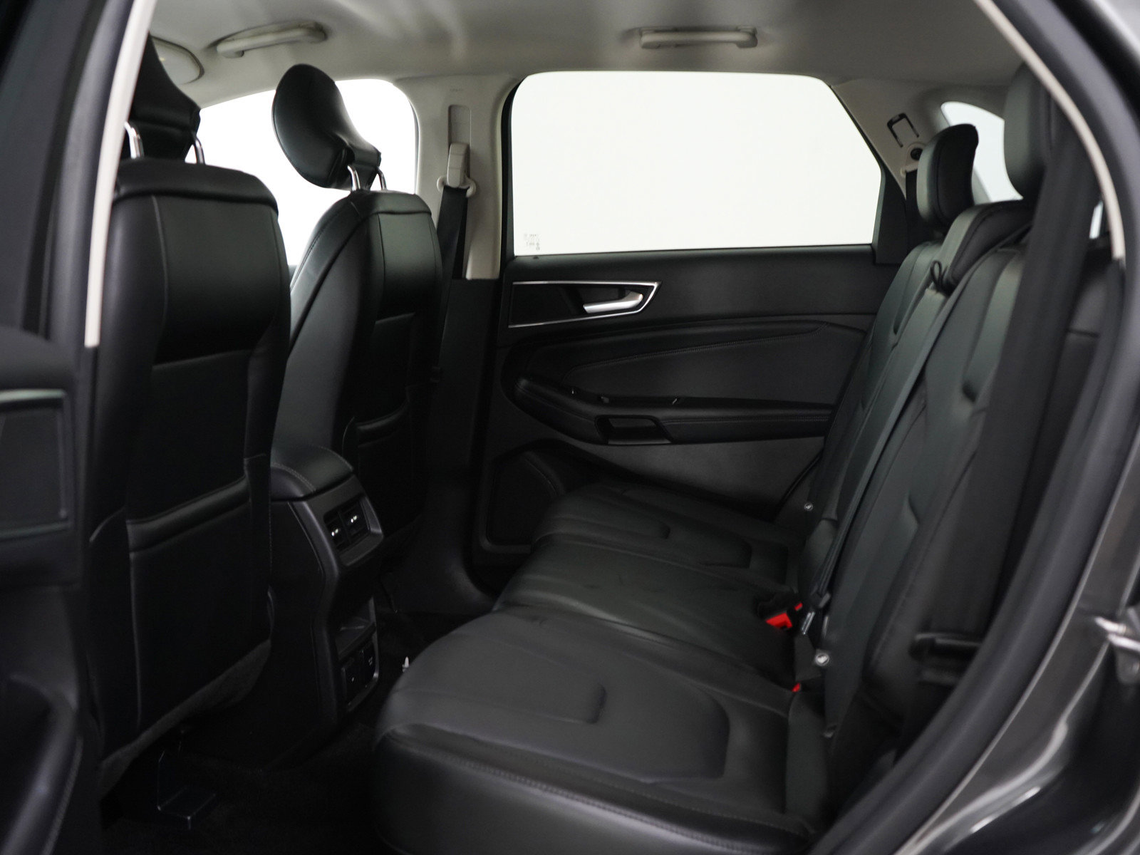 2017 Ford Edge Titanium photo 16
