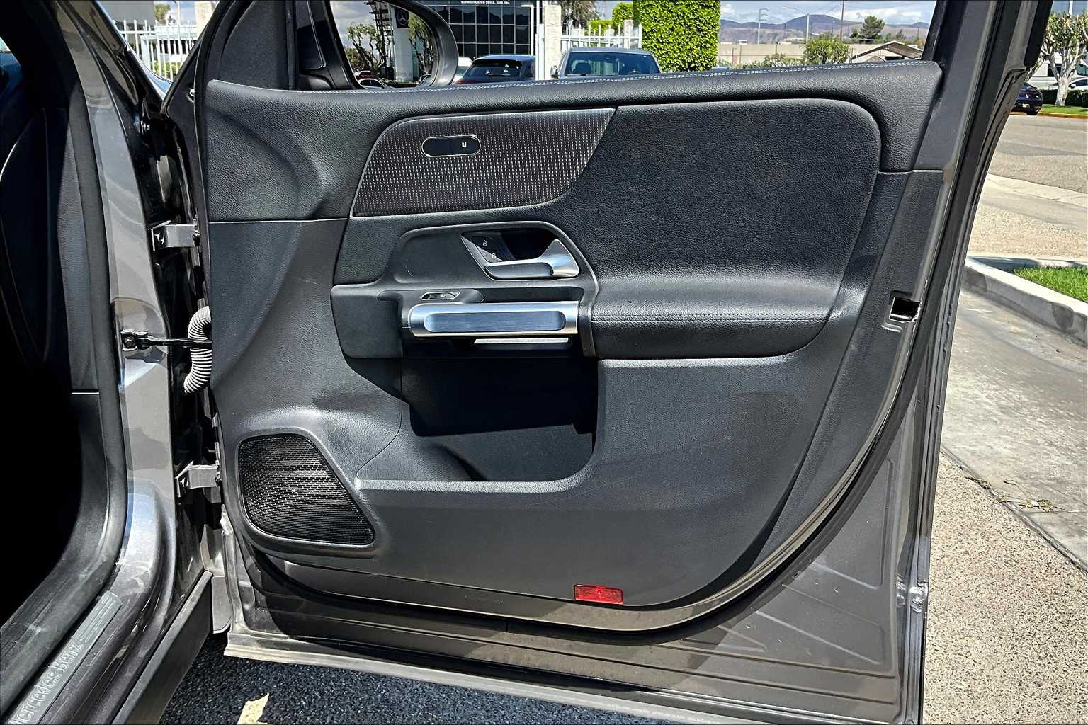 2022 Mercedes Benz EQB 350 4MATIC photo 22