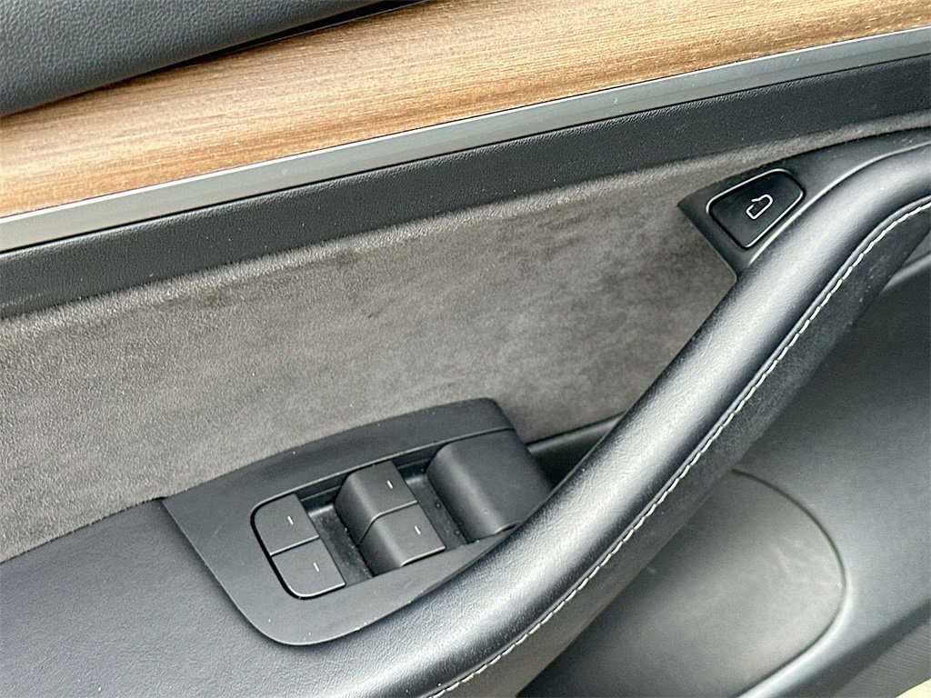 2023 Tesla Model 3 photo 13