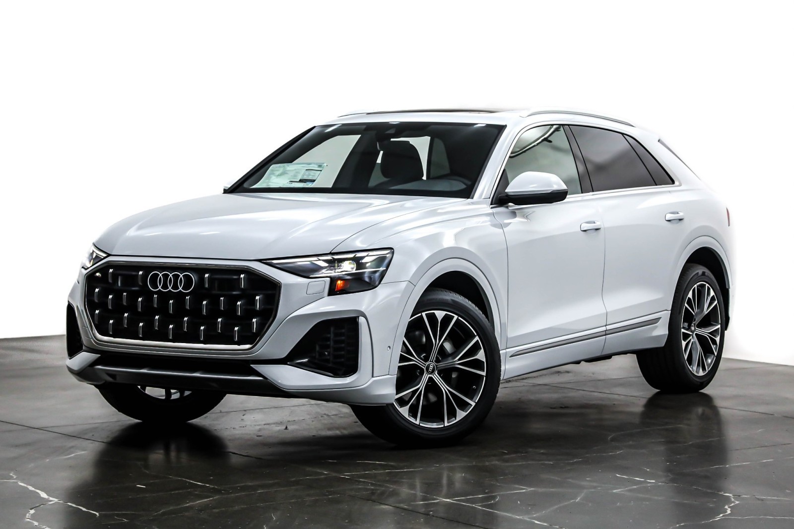 2025 Audi Q8 Premium Plus's photo