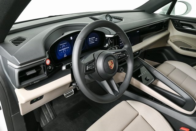 2025 Porsche Macan Electric photo 4