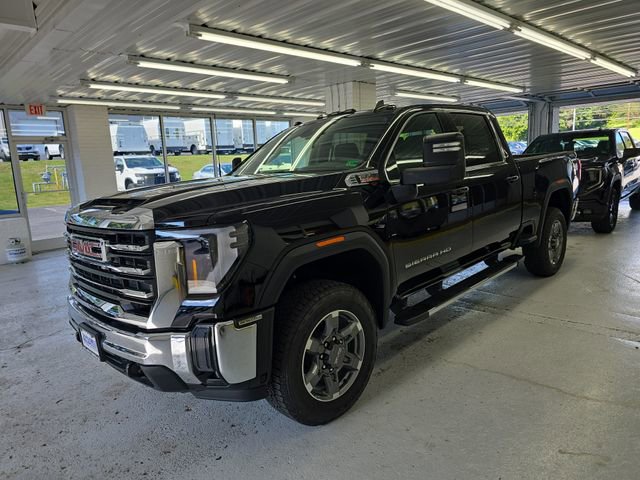2025 Gmc Sierra 2500 HD SLE photo 2