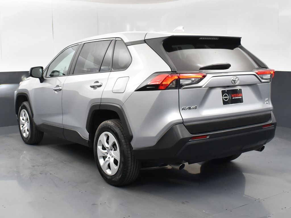 2024 Toyota RAV4 LE photo 3