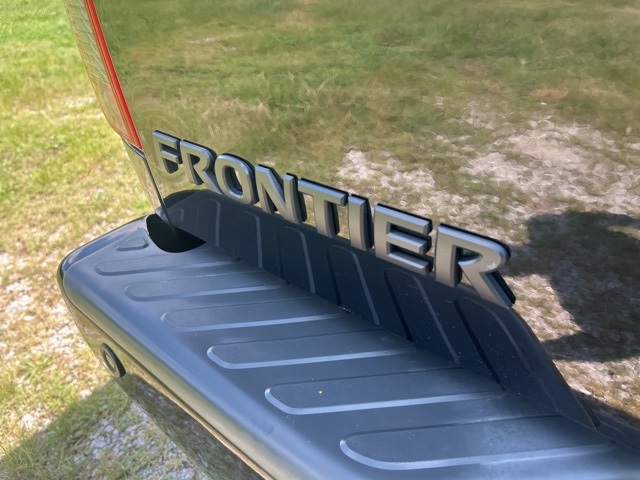 2020 Nissan Frontier SV photo 8