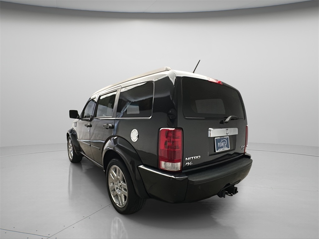 2008 Dodge Nitro R/T photo 4