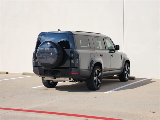 2026 Land Rover Defender 130 S photo 4