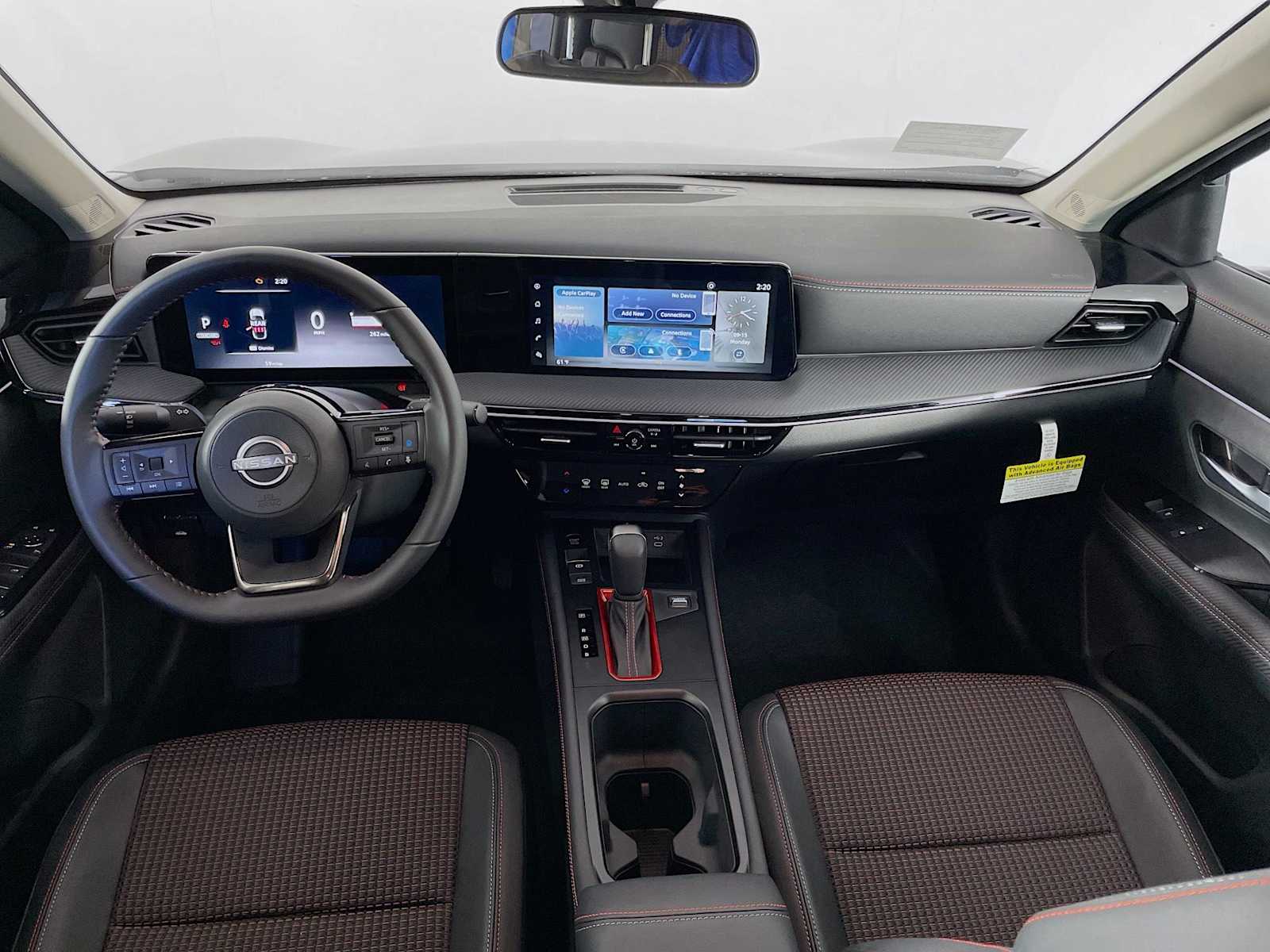 2025 Nissan Kicks SR photo 3