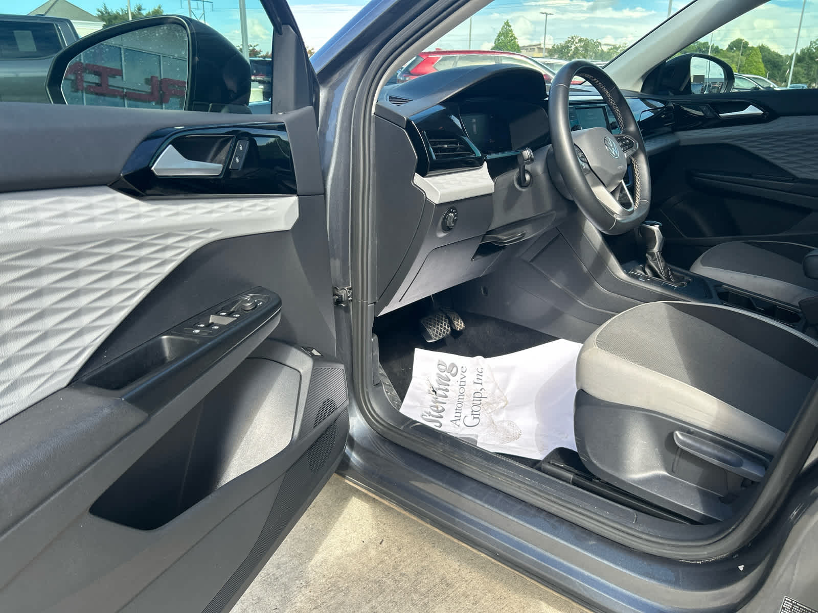 2022 Volkswagen Taos S photo 6