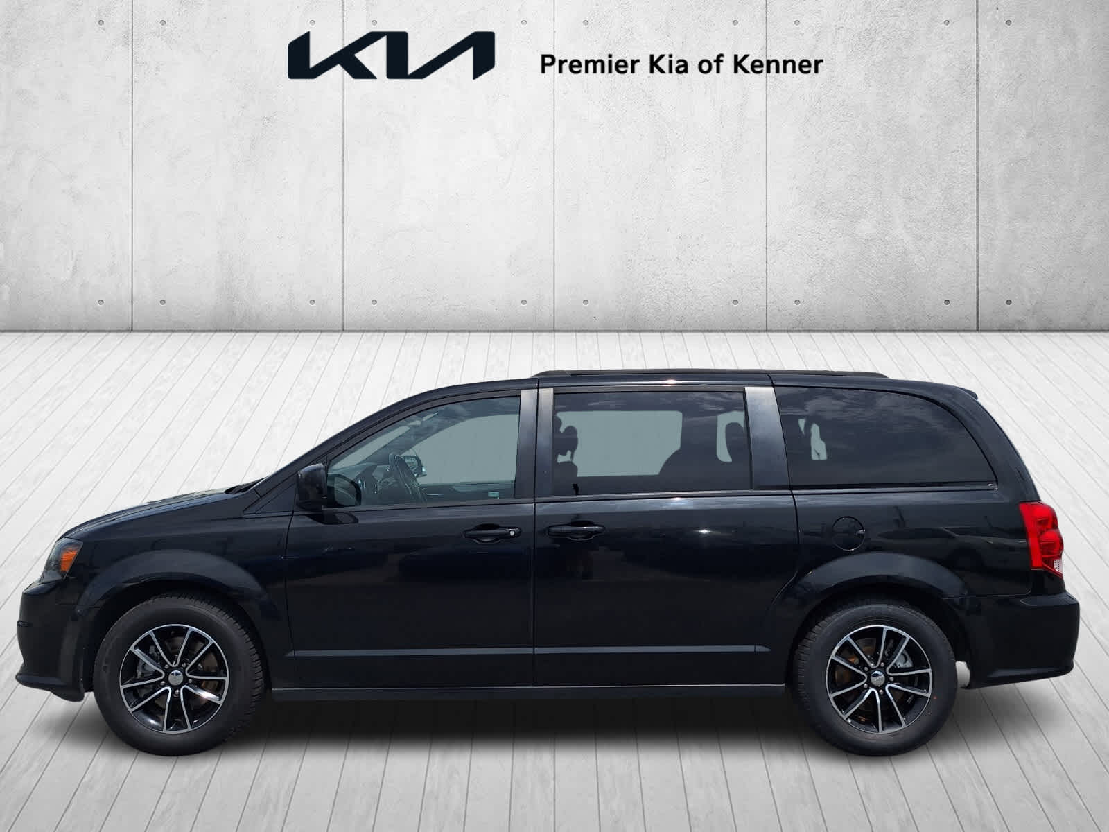 Certified 2019 Dodge Grand Caravan GT with VIN 2C4RDGEG6KR520724 for sale in Kenner, LA