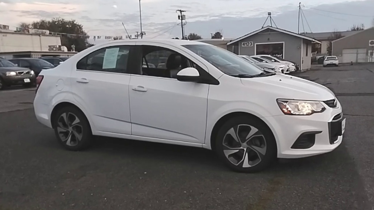 2017 Chevrolet Sonic Premier photo 2