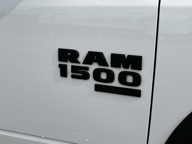 2022 Ram 1500 Classic Warlock photo 3