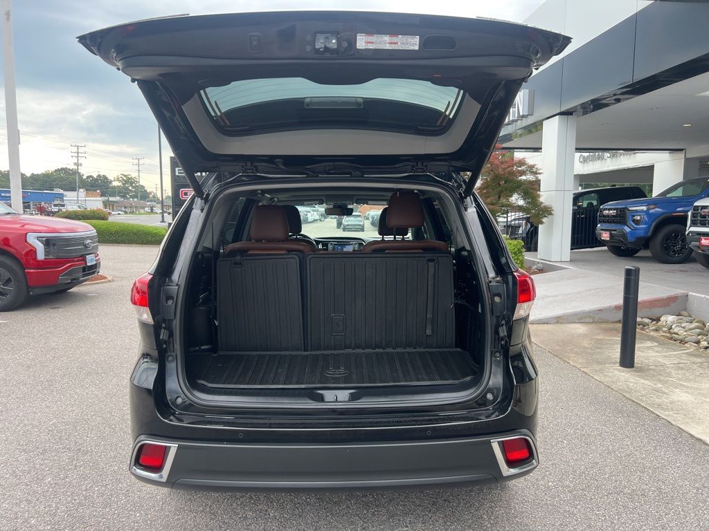 2019 Toyota Highlander Limited photo 3