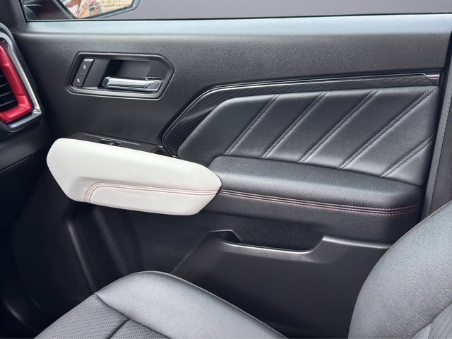 2025 Gmc Canyon AT4X photo 23