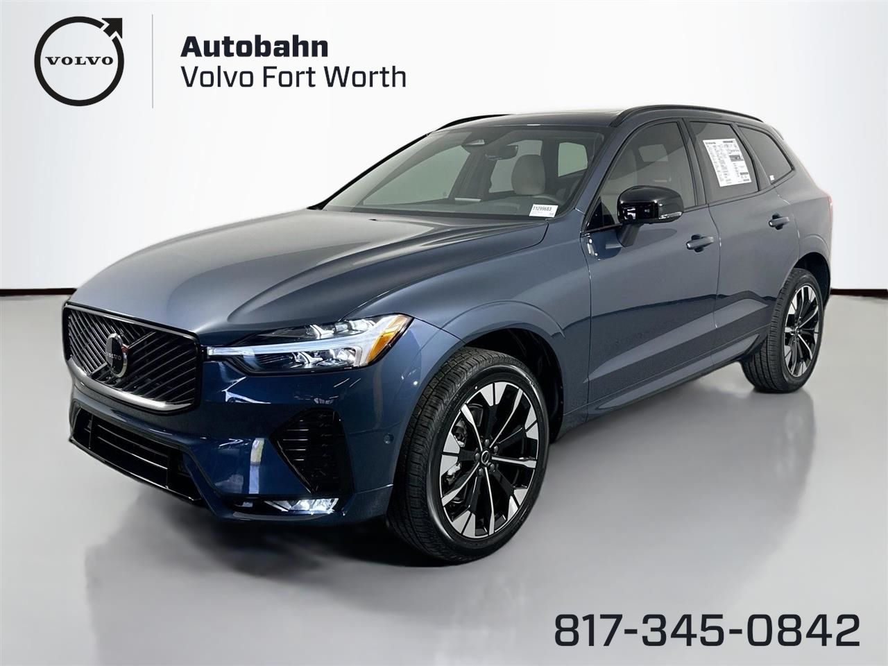 2026 Volvo XC60 Plus's photo