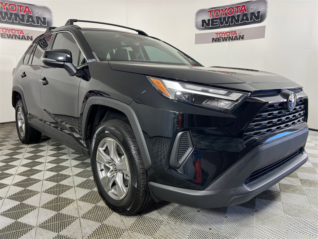 2022 Toyota RAV4 XLE's photo