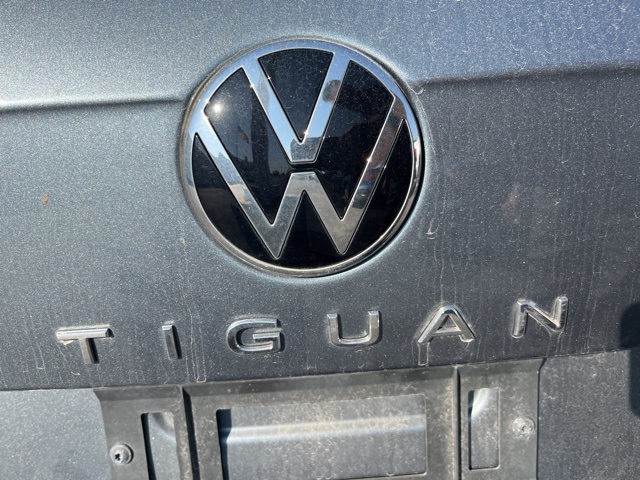 2022 Volkswagen Tiguan S photo 9