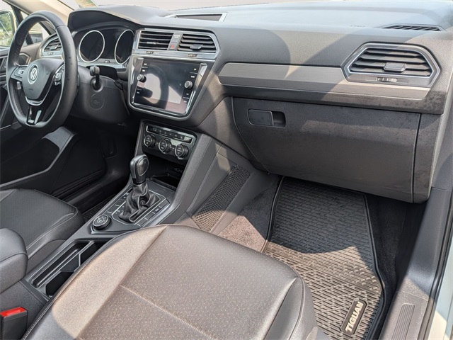 2020 Volkswagen Tiguan SE photo 28