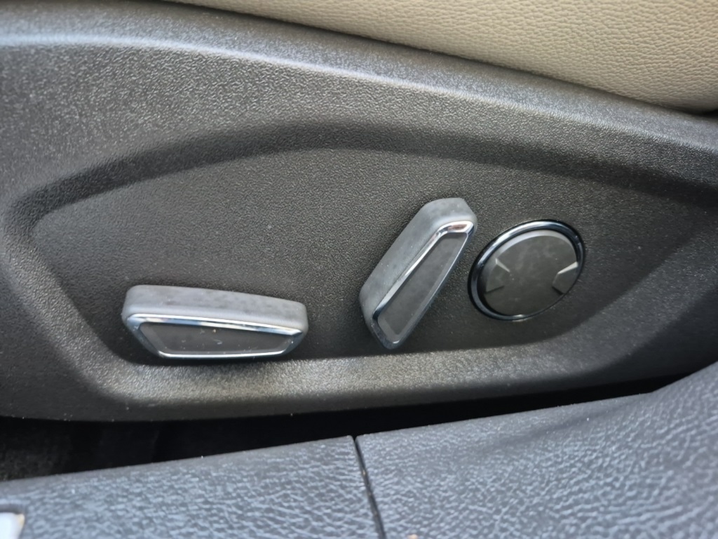 2016 Ford Fusion Titanium photo 13