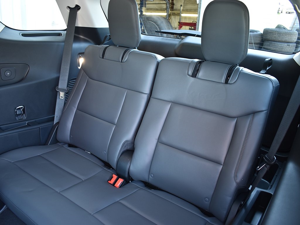 2025 Ford Explorer photo 7
