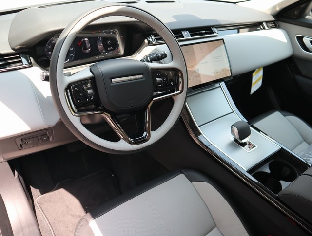 2025 Land Rover Range Rover Velar S photo 3
