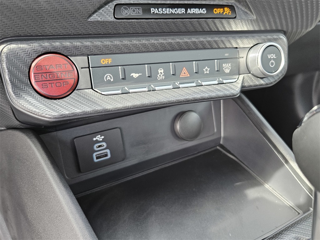 2025 Ford Mustang GT photo 16