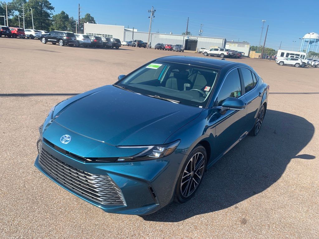 2025 Toyota Camry XLE photo 3