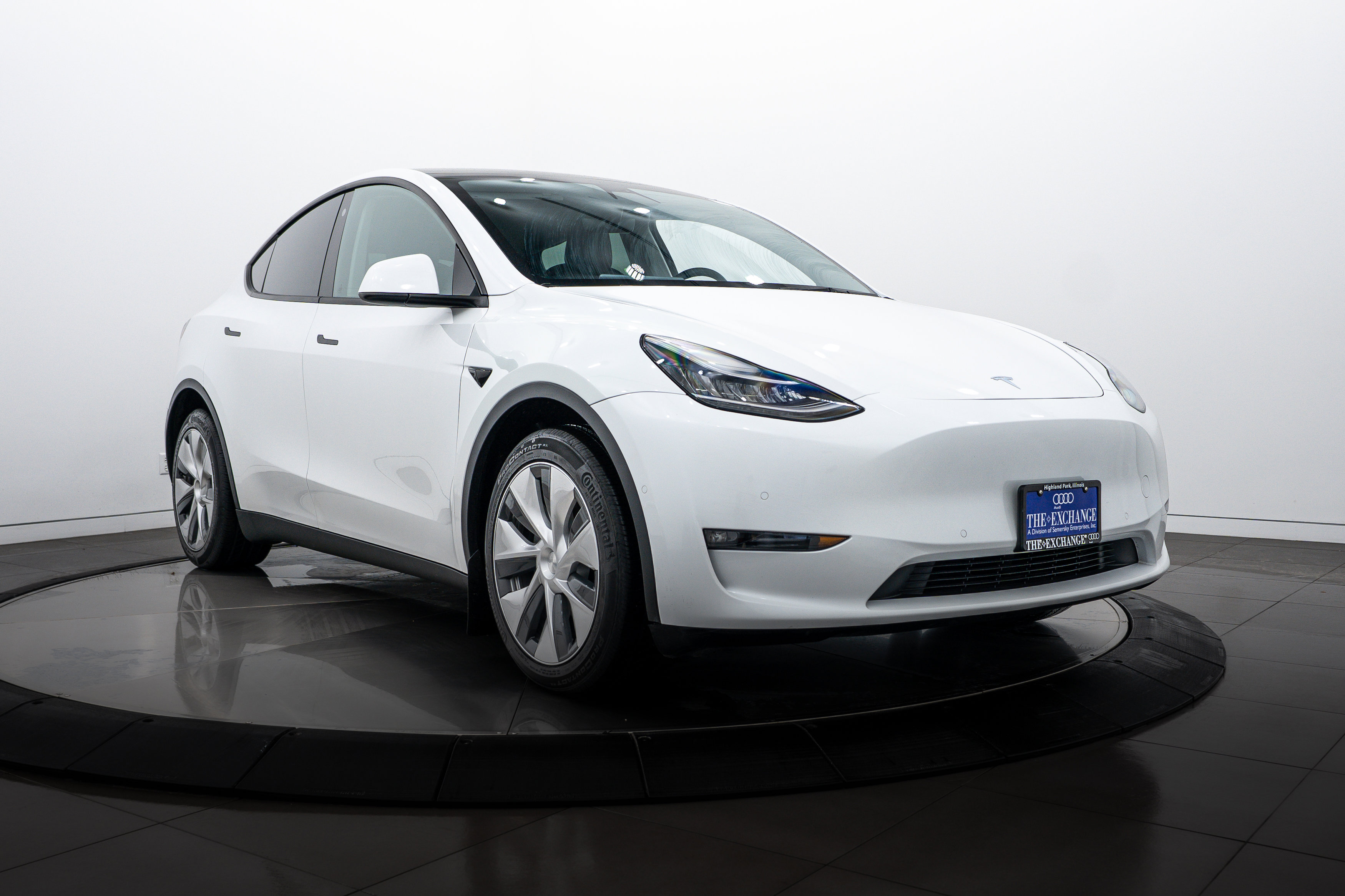 Used 2021 Tesla Model Y Long Range with VIN 5YJYGDEE5MF264929 for sale in Highland Park, IL