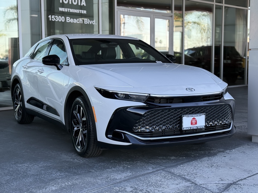 2026 Toyota Crown XLE's photo