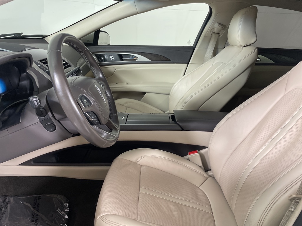 2020 Lincoln MKZ Hybrid Reserve photo 17