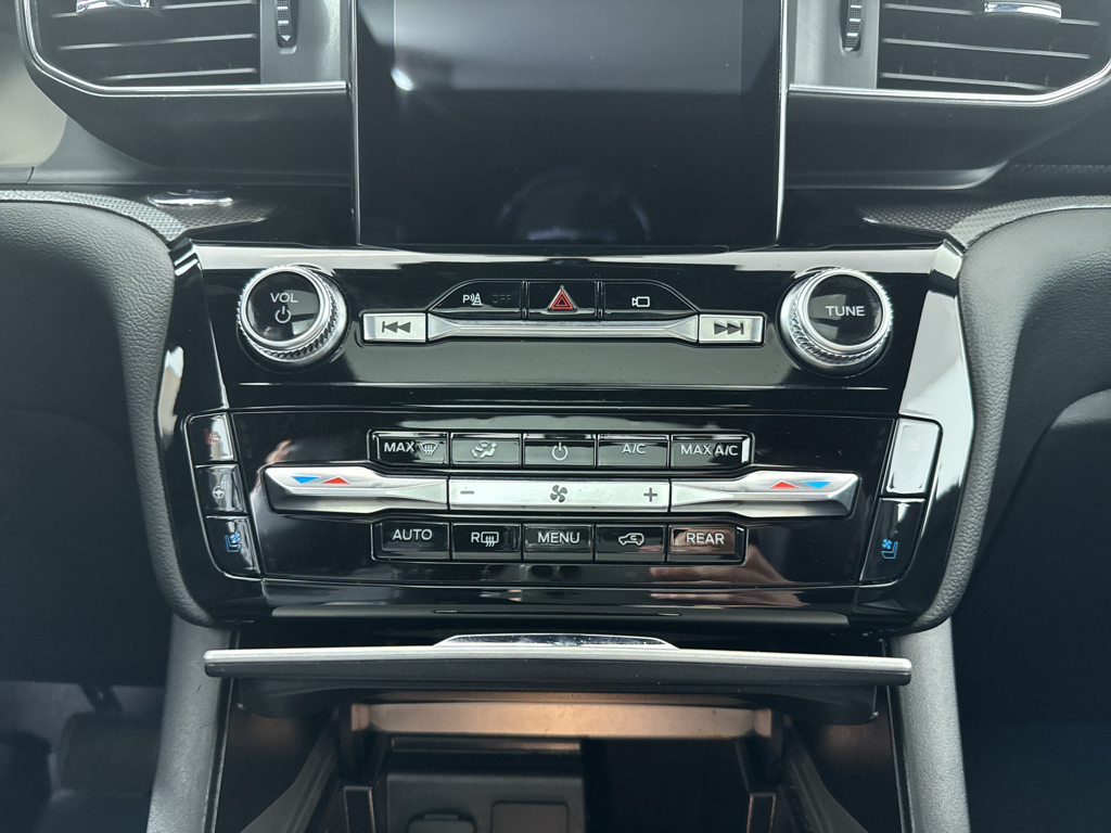 2023 Ford Explorer ST photo 8
