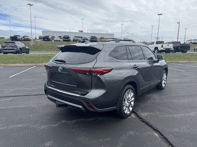 2023 Toyota Highlander Limited photo 3