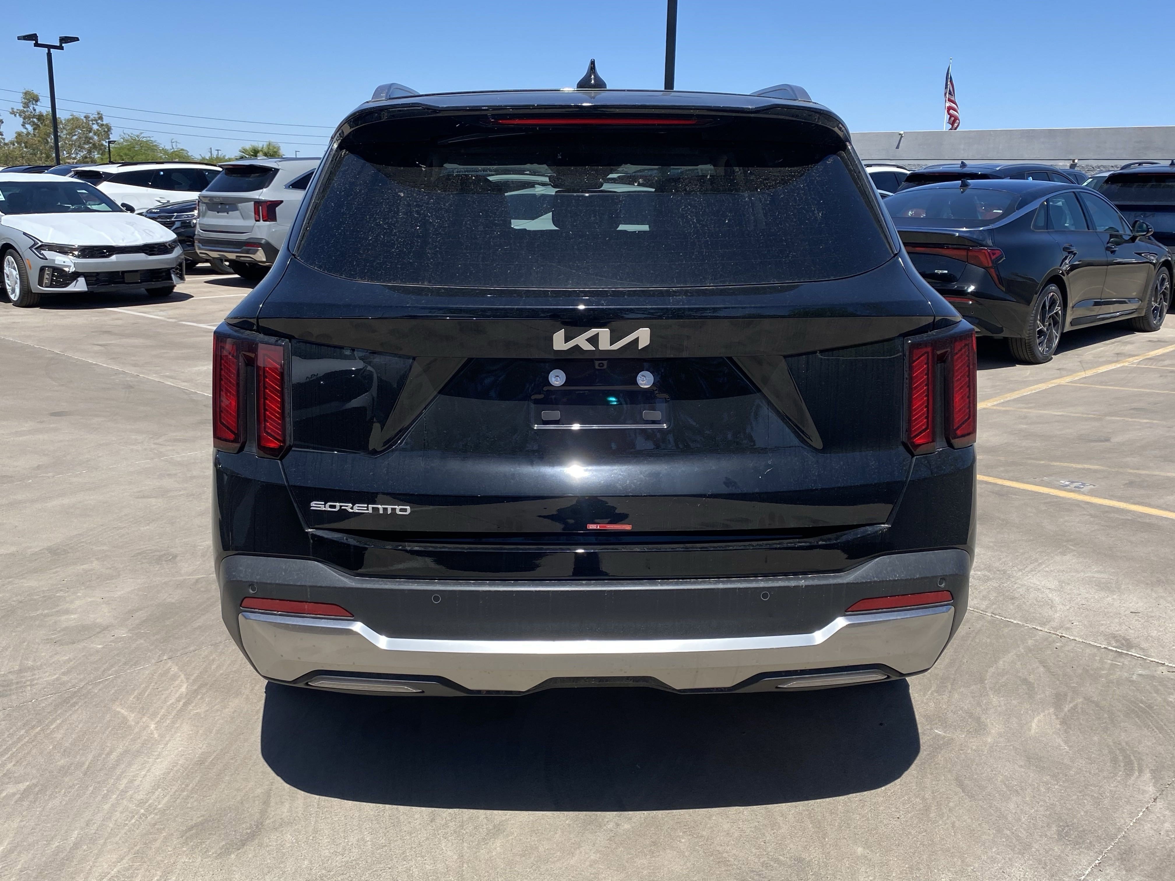 2025 Kia Sorento S photo 3