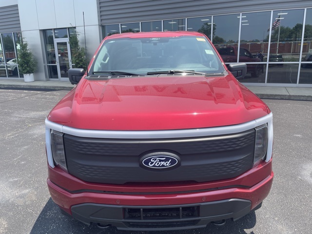 2025 Ford F-150 Lightning photo 4