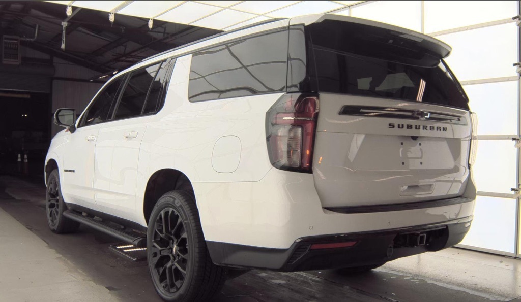 2022 Chevrolet Suburban Z71 photo 4